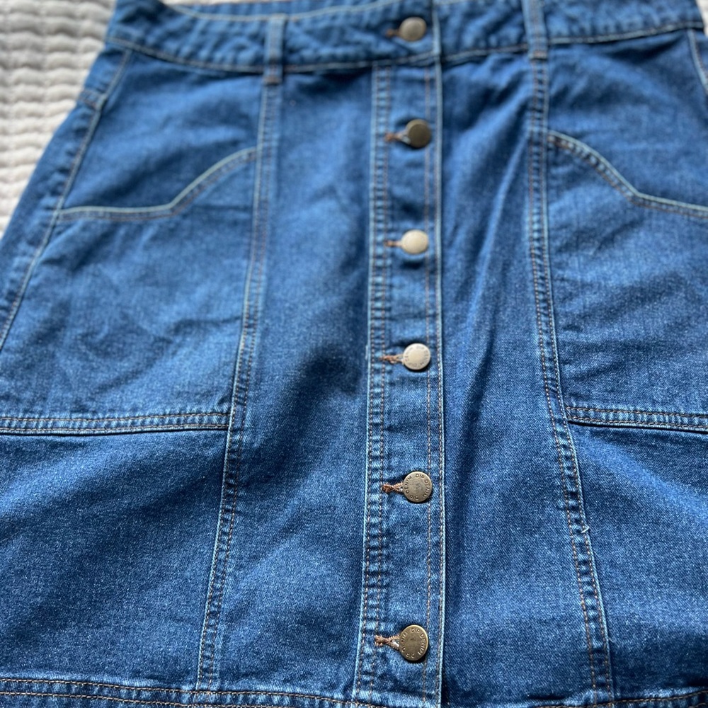 Cute denim skirt